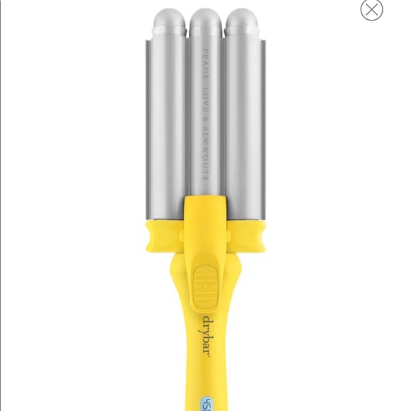 The Mixologist Interchangeable Styling Wand
DRYBAR - Picture 3 of 7